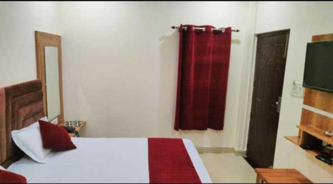 Oyo 81347 Amantran Hotel And Restaurant Kanpur Exterior photo